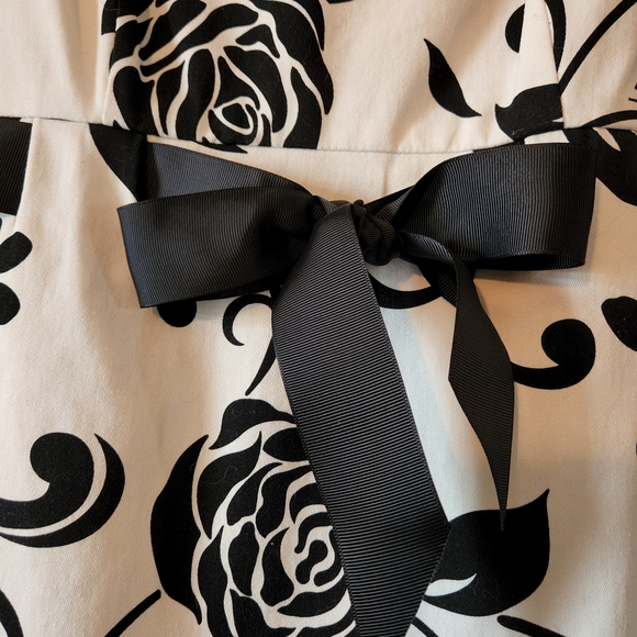 Jessica Howard dress Size 8. Black & White print w/ black ribbon tie. - Picture 2 of 6